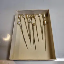 11 Pearly Hat/Corsage Pins