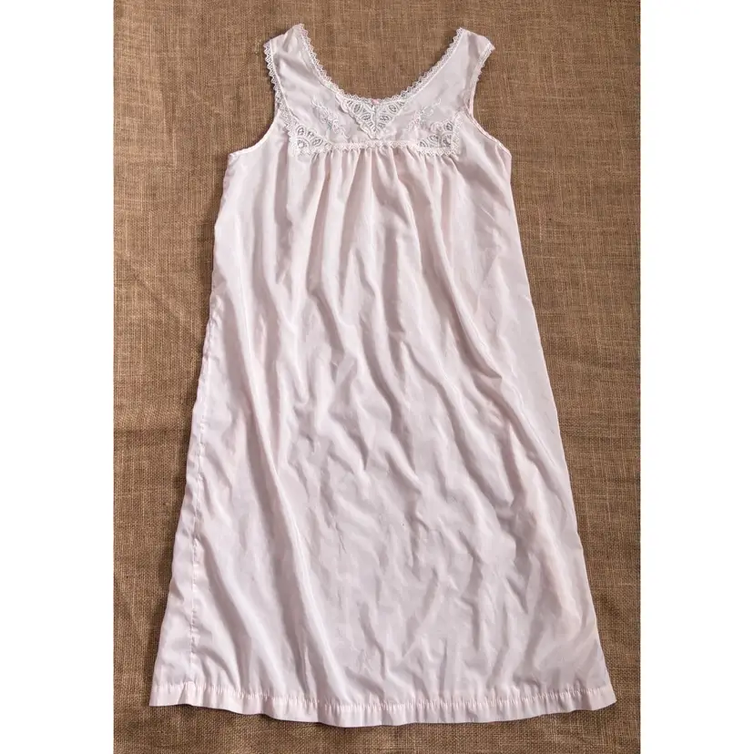 Vintage Vanity Fair Light Peach Pink Nightgown Sz Medium Lace Floral Trim FLAWED