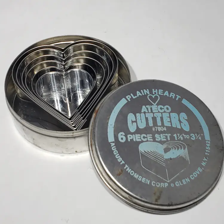 VTG Set of 6 August Thomsen ATECO Nested Plain Heart Cookie Cutters Set 7804 USA