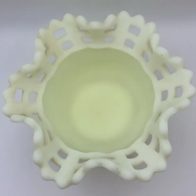 Vintage Fenton Custard Basket Weave Pattern Bowl! Open Lace Or Ruffled Lattice Rim! 3 1/4” Tall 5” Wide! Embossed! UV Reactive Glow 😎😎😎