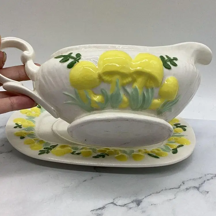 Arnel's Mushroom Gravy Boat with Plate