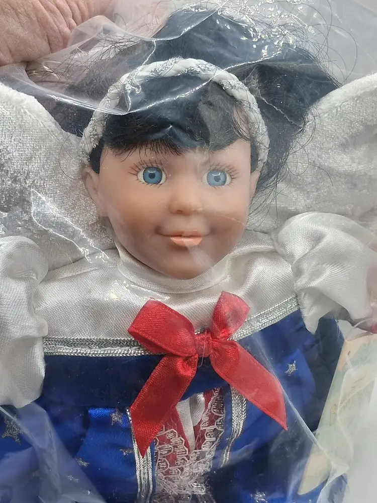 Be'an Angel Collectible "Honor" Native American Black Hair Angel Doll, 1999 NWT Red White Blue