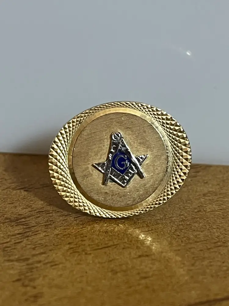 Vintage Masonic Free Mason Gold Single Cufflink