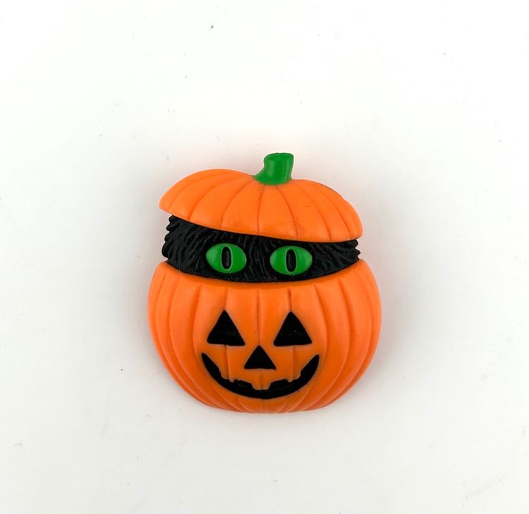 Vintage Plastic Pumpkin With Peeking Cat Halloween Brooch 2”x 1.5”