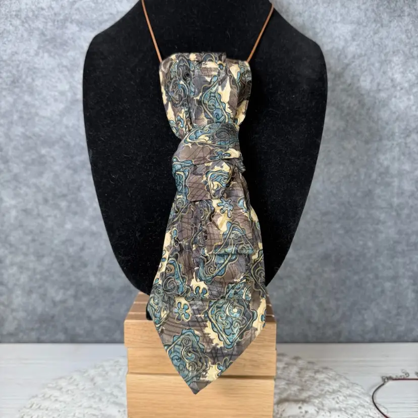 Made By Me: Upcycled Vintage Tie Necklace – One-of-a-Kind Statement Piece