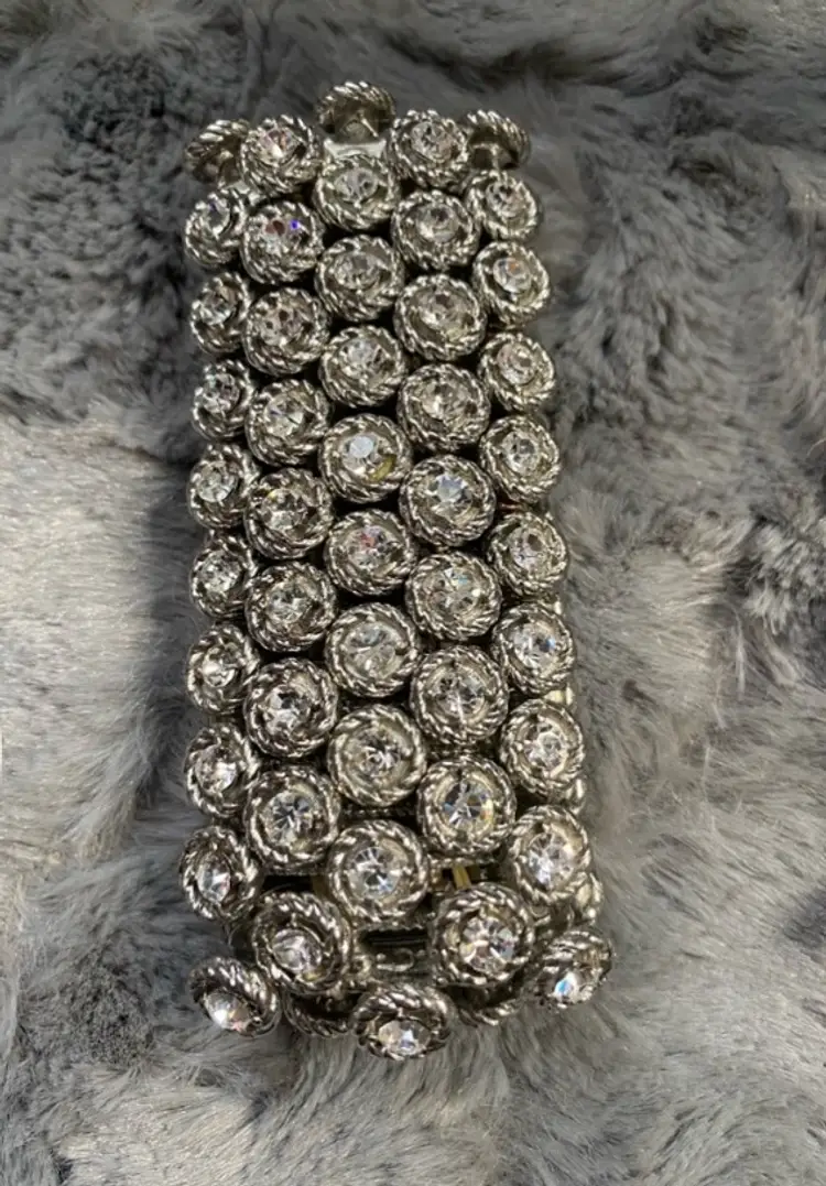 Women’s Multi Faceted Stretch Cuff Bracelet