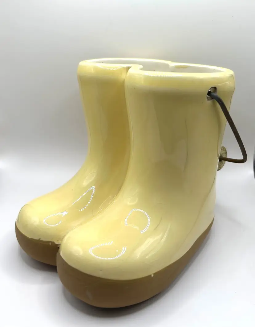 Ceramic Boots Planter 4β x 4βx 4.5β