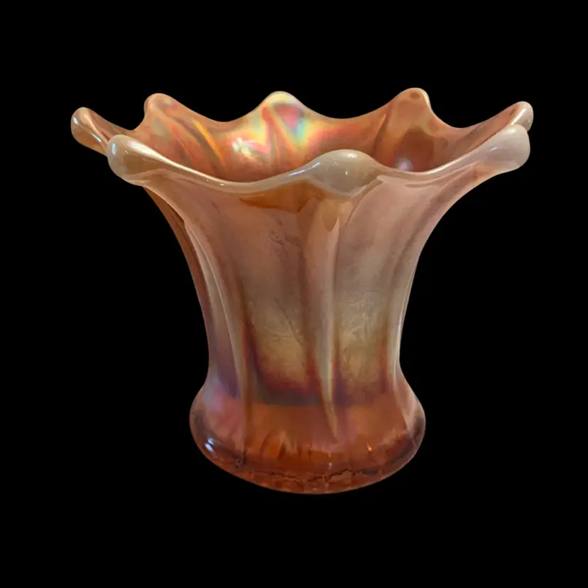 Northwood Peach Opal Carnival Thin Rib Squat Swung Vase 5” x 6”