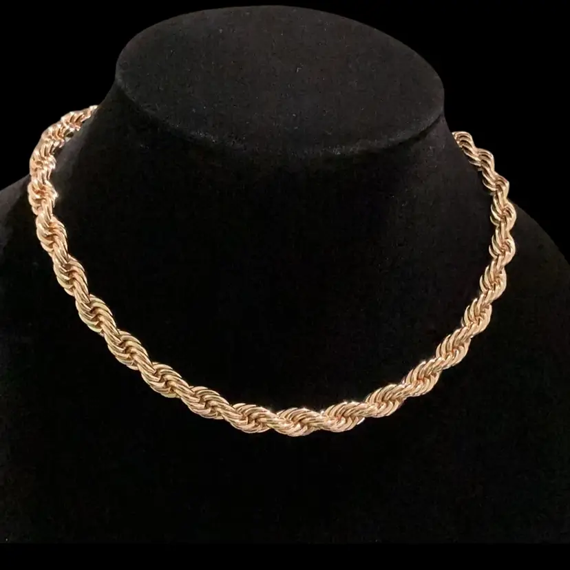Vintage Goldtone Thick Heavy Twisted Rope Chain Choker.  16’ With 3’ Extension Chain. Not Signed