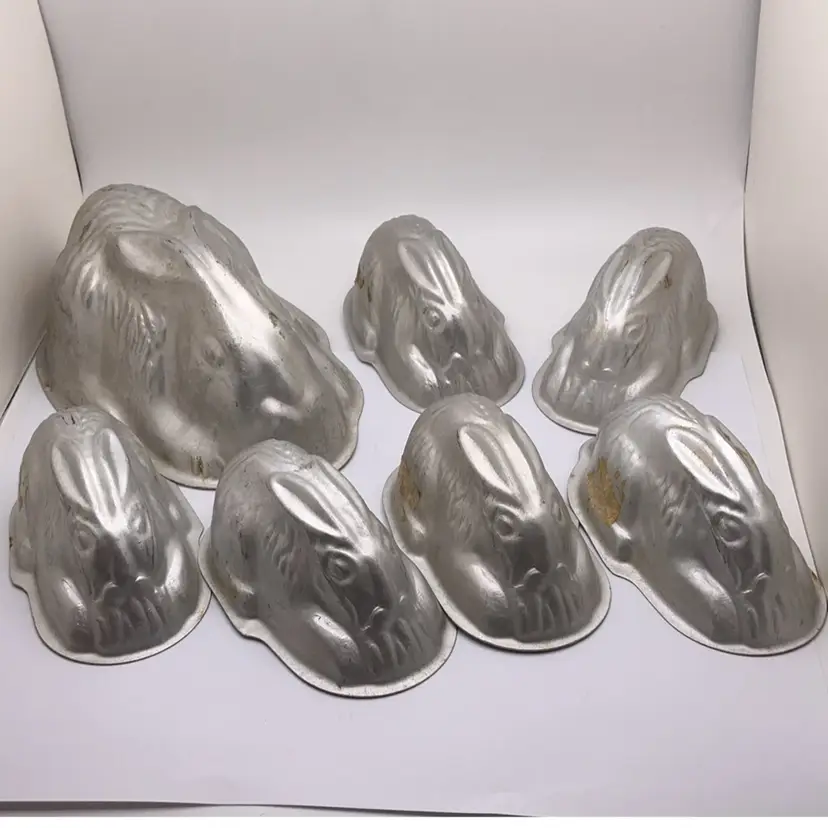 VTG Aluminum Bunny Rabbit Jelly Chocolate Mold Set of 7 NEED CLEANING