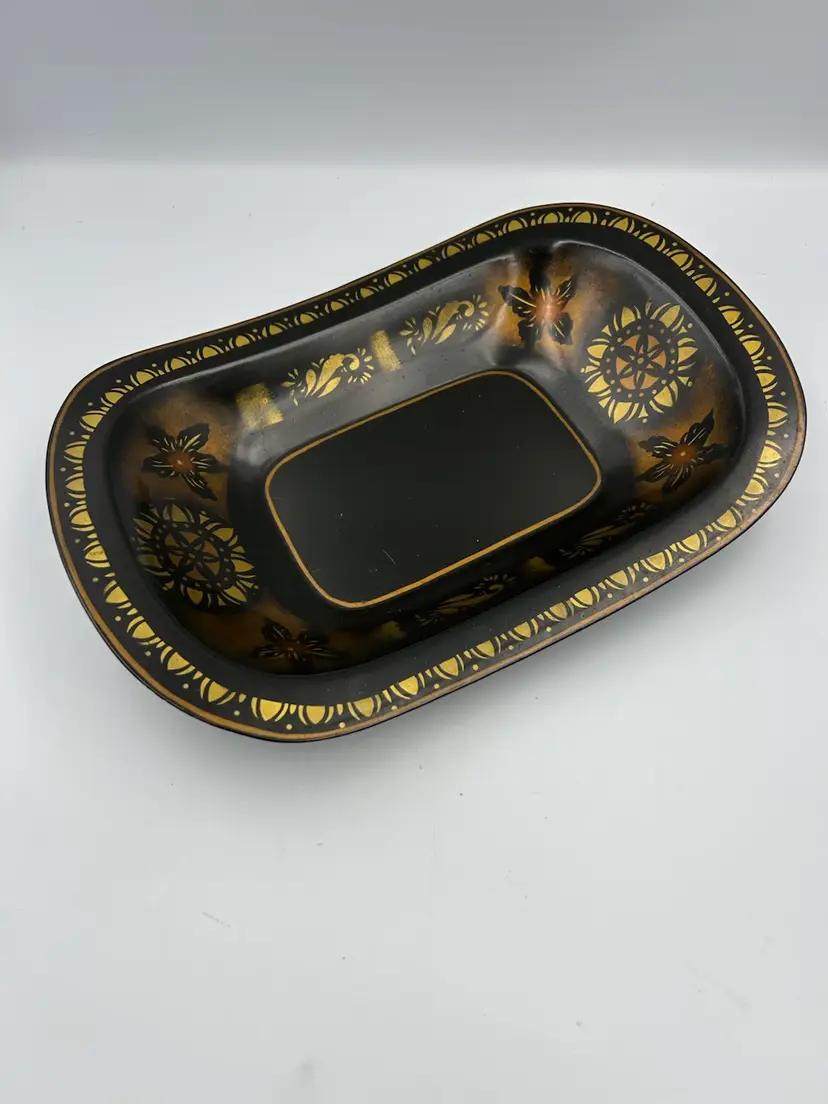 Vintage Toleware Painted Tin Metal Centerpiece, Bread  Bowl, Folk Art Pa Dutch