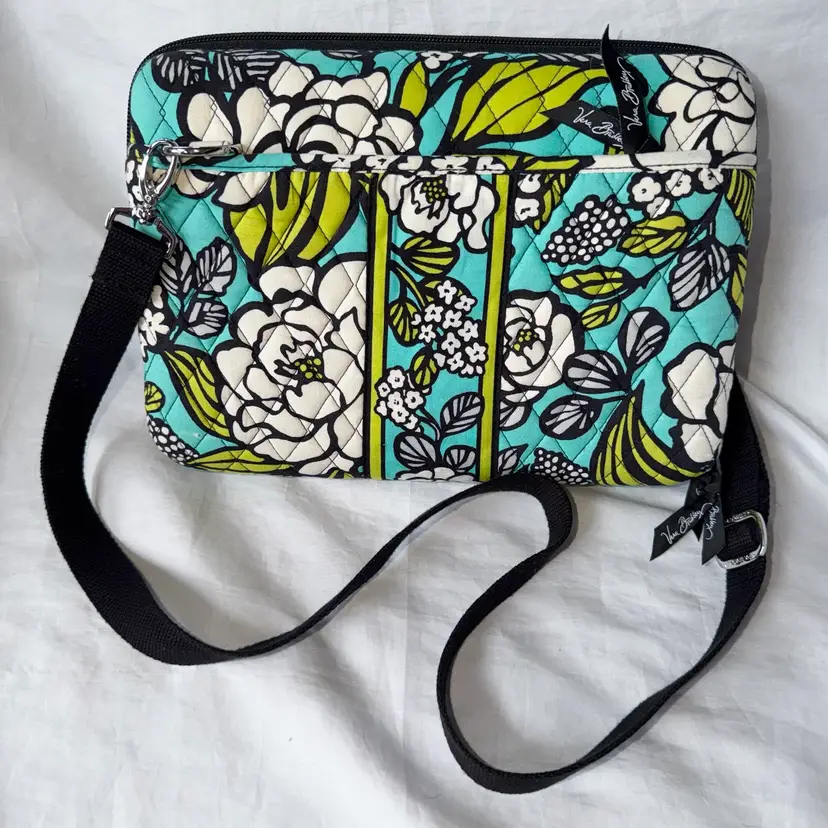 EUC Vera Bradley Hard Zipper Laptop/Tablet Case Retired Island Blooms 12x9x2