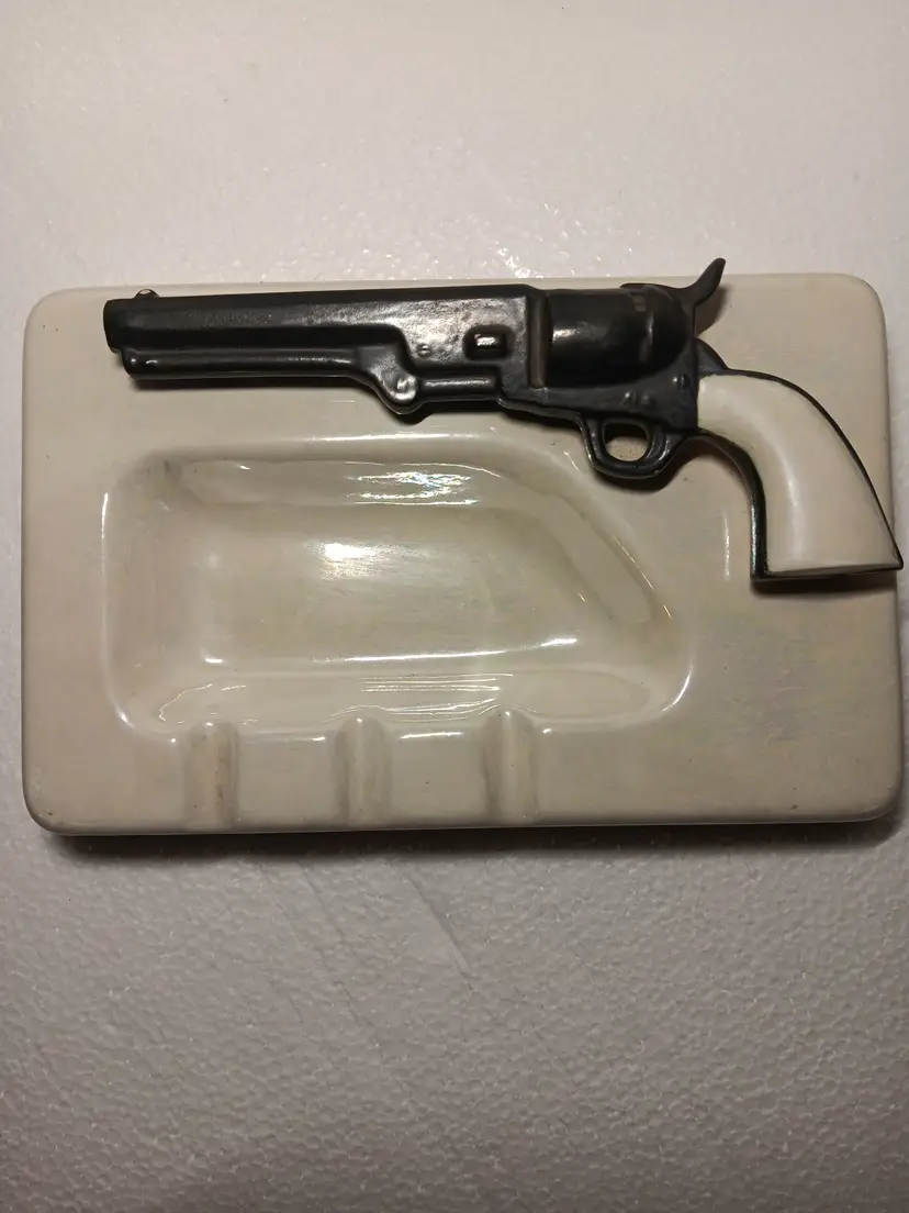 Mid century Holland mold ashtray