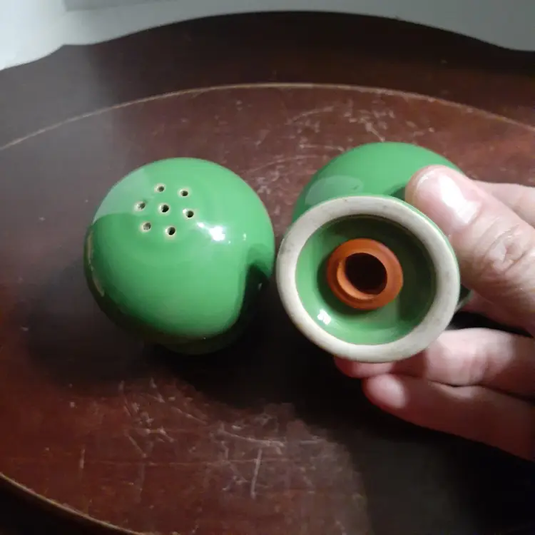 Green Meadow Fiesta Ware Bulb Shaker Set