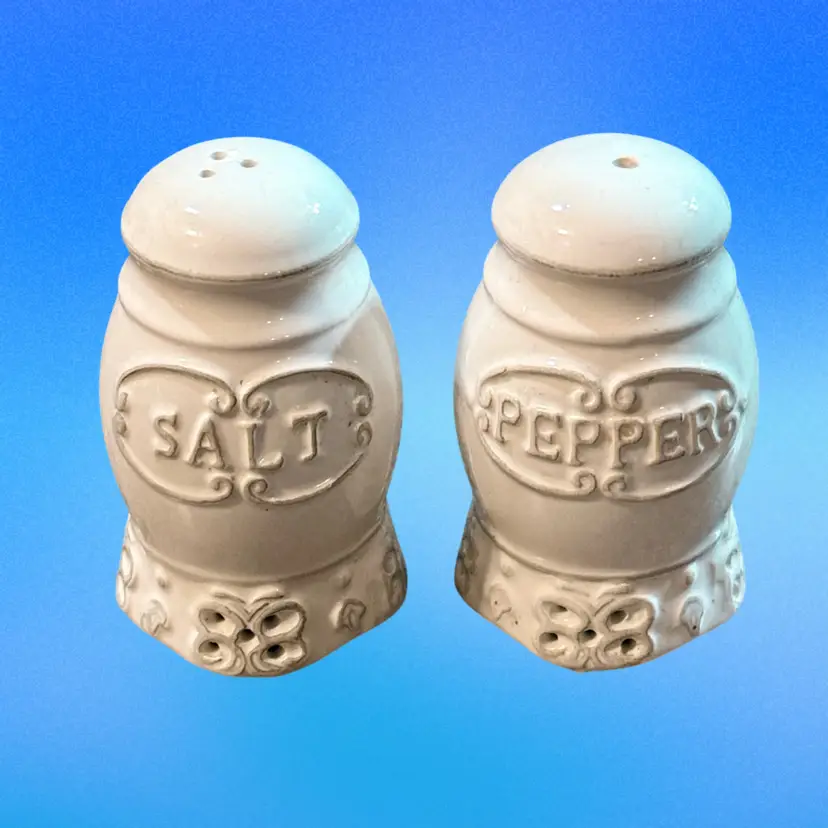 Vintage White Ceramic Cottage Core Salt & Pepper Shakers