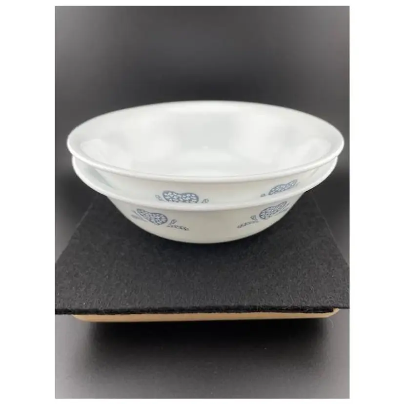 Set of 2 Corelle/Corningware Heart pattern cereal bowls