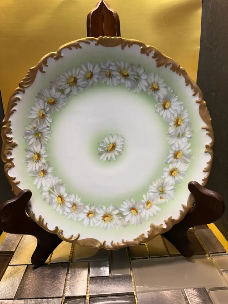 Vintage French Daisys and gold Chain T & V Limoges Gold Rimmed decor plate Christmas Deal