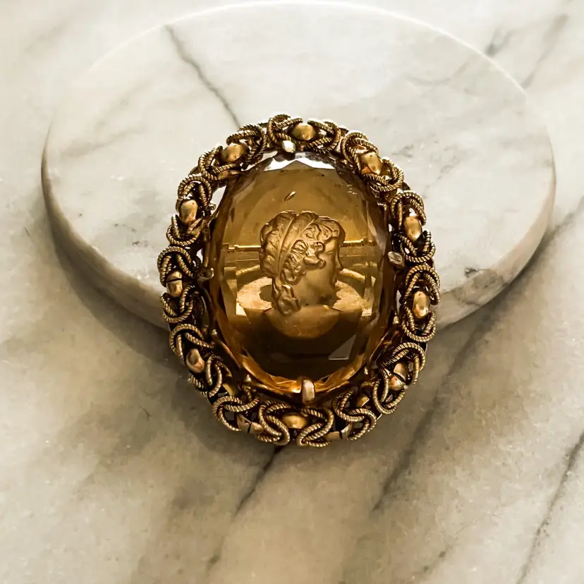 Vintage Intaglio Reverse Glass Carved Cameo Lady Head Design Pin Brooch Unsigned