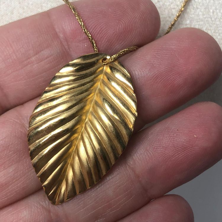 Vintage Napier Gold Tone 18" Necklace with Leaf Pendant Minimalist