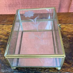 Brass & Glass, Mirrored & Hinged Jewelry / Trinket Box. Top Glass Panel Is Etched With A Flower & Stem. Supported By 4 Round Brass Feet.