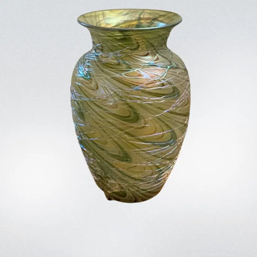 Beautiful Contemporary Threaded Swirled Loetz Formosa Vase 7 1/2” X 5”
