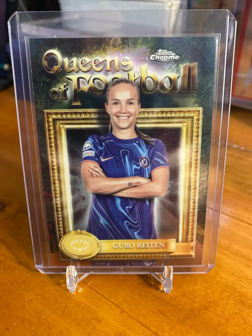 24/25 Topps Chrome UWCL Queens of Football - Guro Reiten