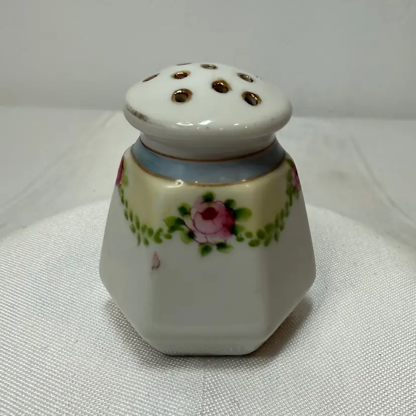 Nippon Salt or Pepper Shaker