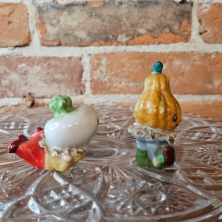 Vintage 1950's Anthropomorphic Vegetable Salt & Pepper Shakers Japan Pumpkin & Radish
