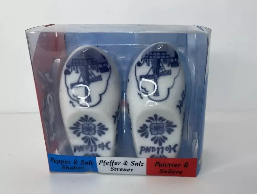 Vintage Delft Salt Pepper Shoes Ceramic Blue White Hand Painted Windmill Holland New Open Box