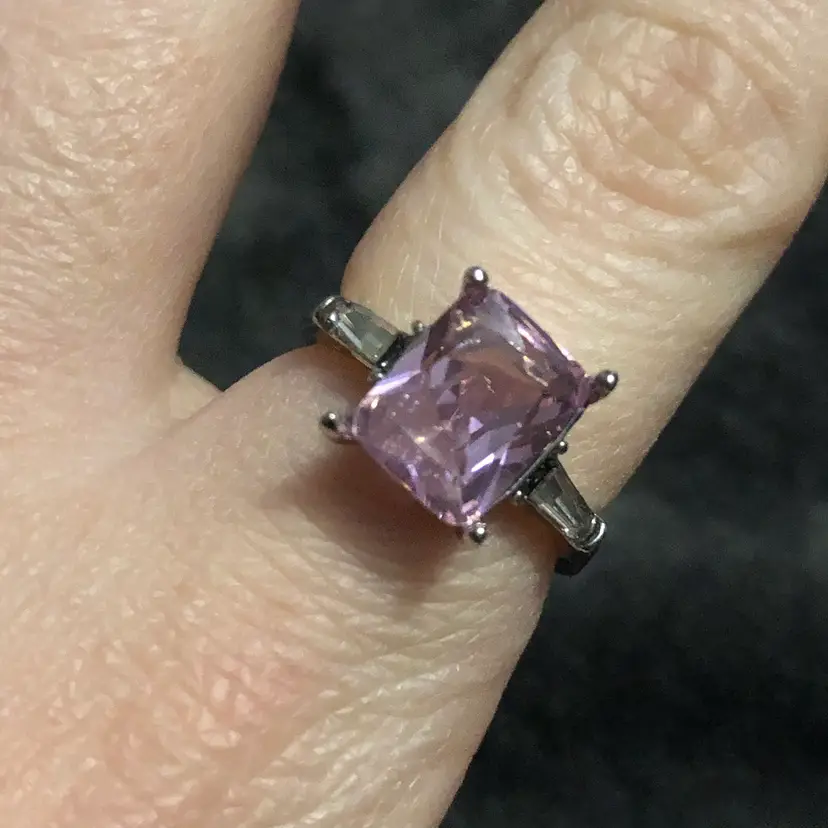 Beautiful Size 7 Silver-Tone Pink Bling Ring