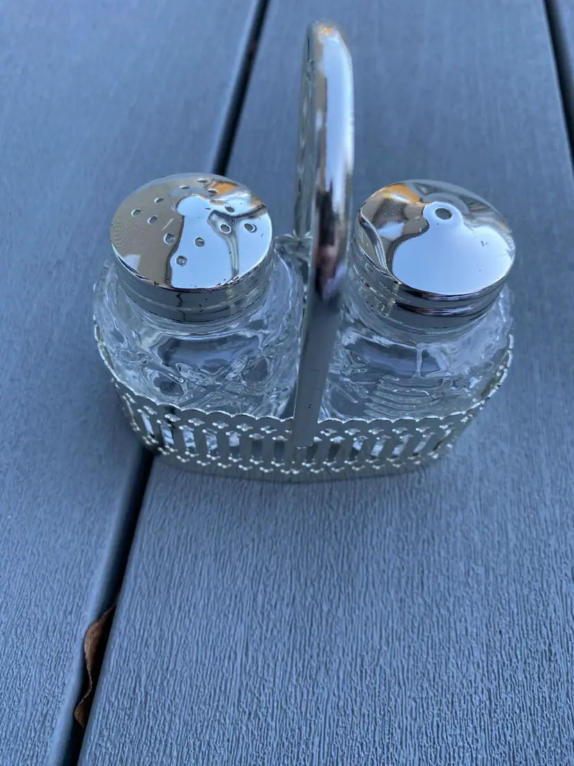 3 PIECE SILVER PLATED AND CRYSTAL SALT AND PEPPER SET