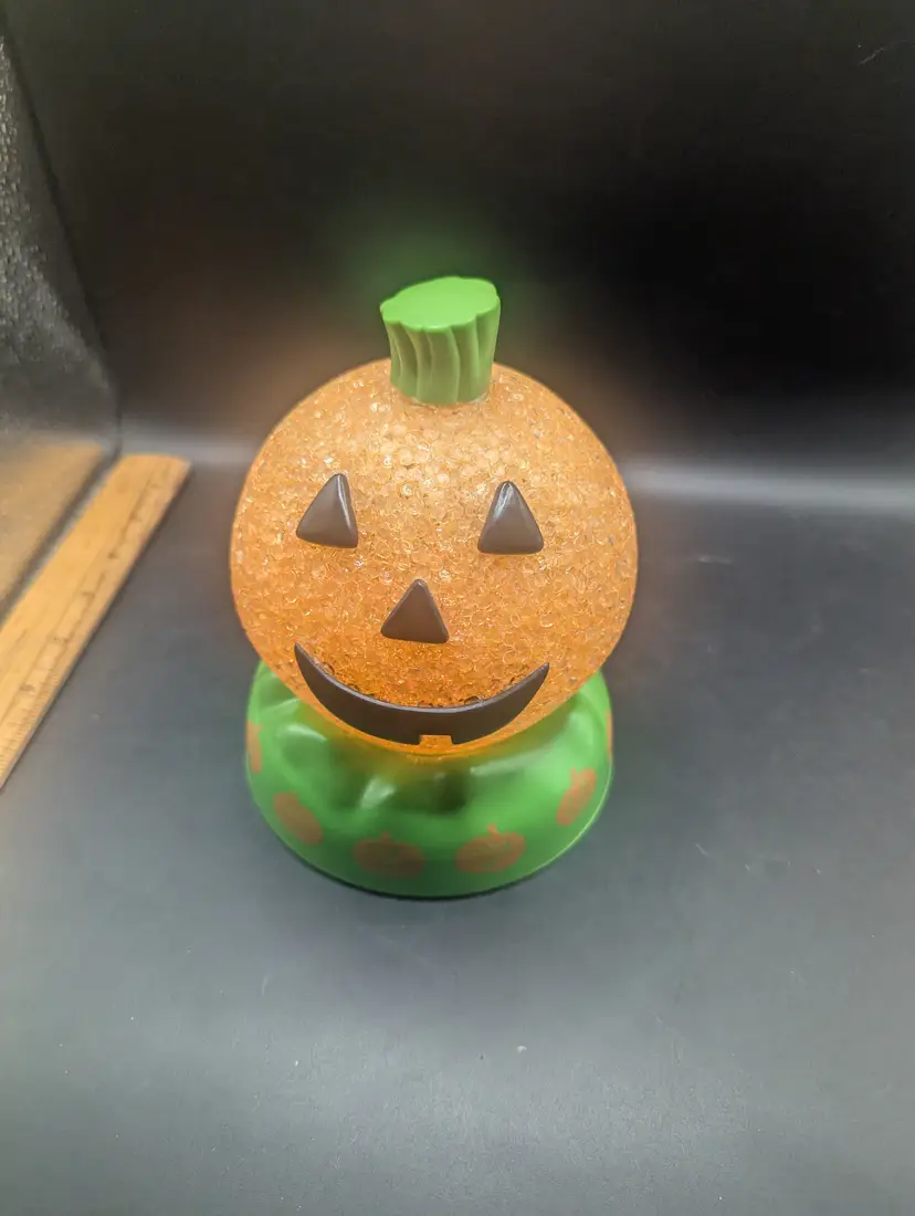 Vintage Avon Nite Bright Pumpkin Halloween Jack-O-Lantern Light Up Popcorn Plastic New in Box.