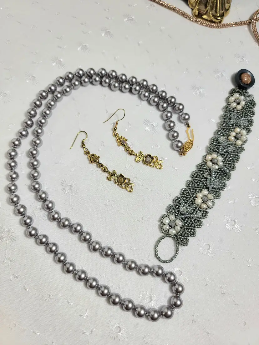 Pearl set with Premier pearls