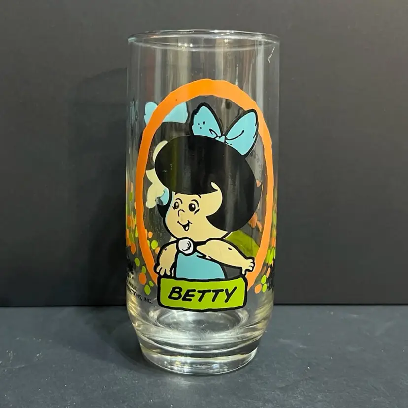 1986 Pizza Hut Flinstone Kids Betty Tumbler ~5.75” x 2.75” diameter