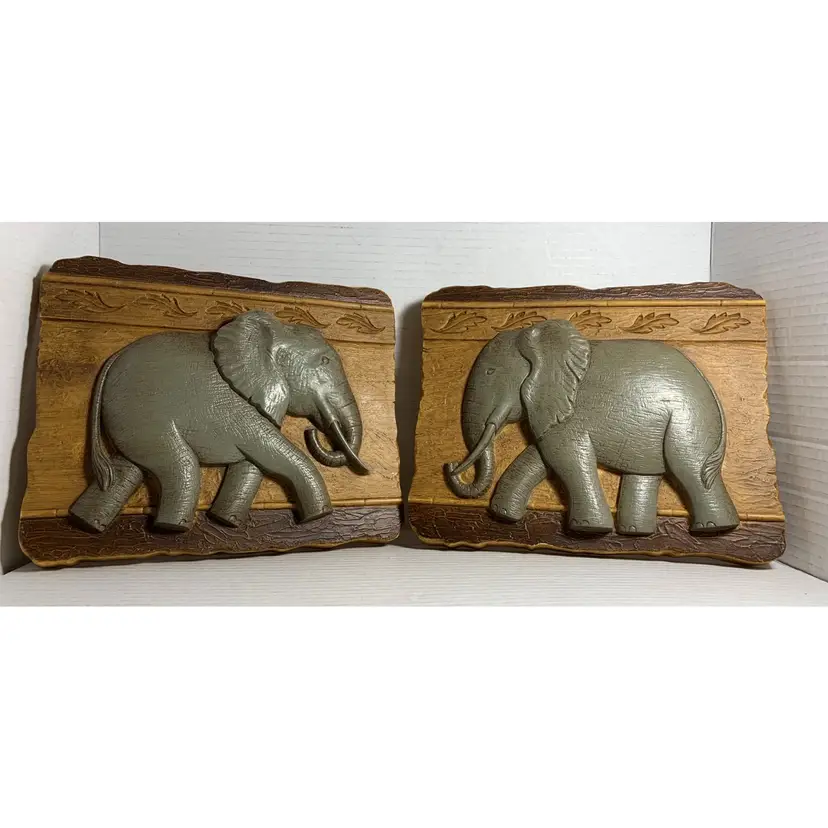 VTG Home Interiors 2 Elephant Wall Decor Plaques 2001. Molded Plastic USA