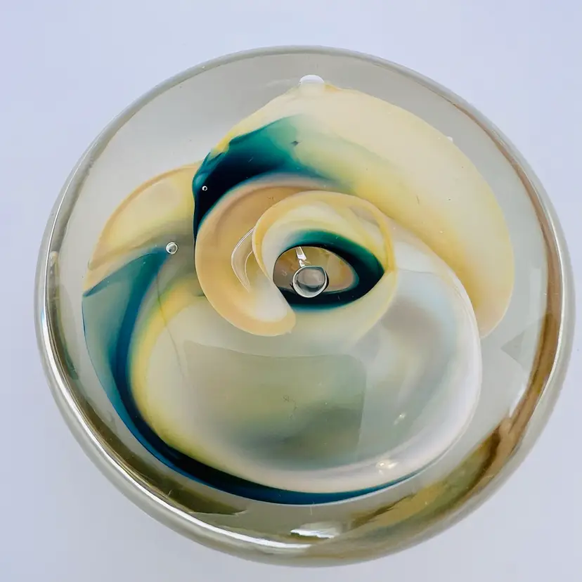Vintage Signed Jim Karg Peaceful Pastel Swirl Disc Shaped Paperweight 3.5”