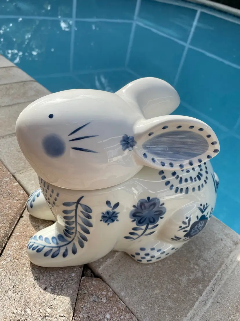 Adorable Rabbit Cookie Jar (Pier 1)