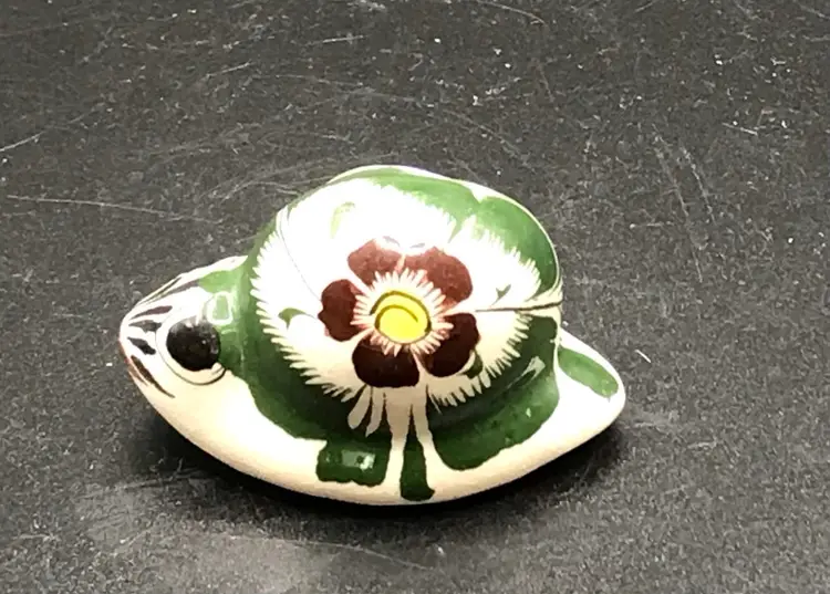 Tiny Tonala snail 2" long