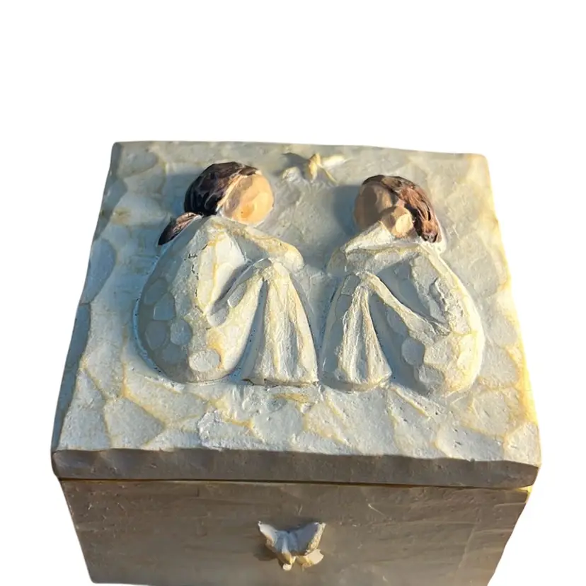 2003 Willow tree Friendship Trinket Keepsake Box