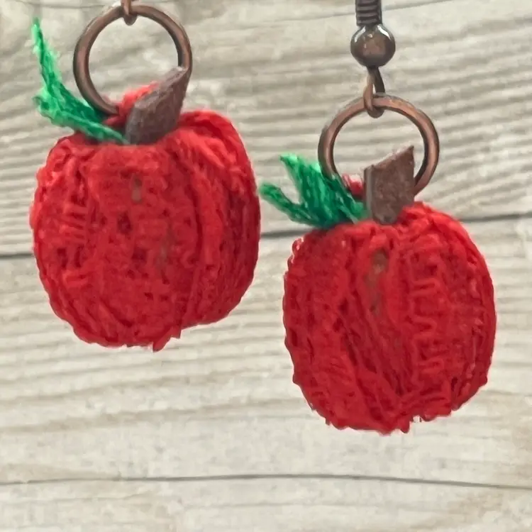 6 Pairs Of Red Apple Lace Bead Earrings Wholesale Lot
