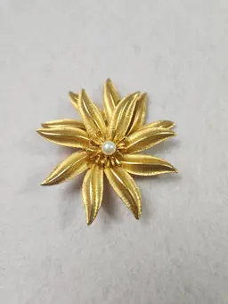 Gold tone Flower Brooch