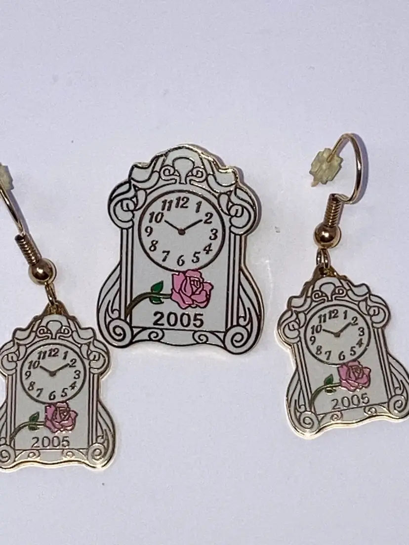 2005 Grandfather Clock Pierced Earrings And Pin Set!
