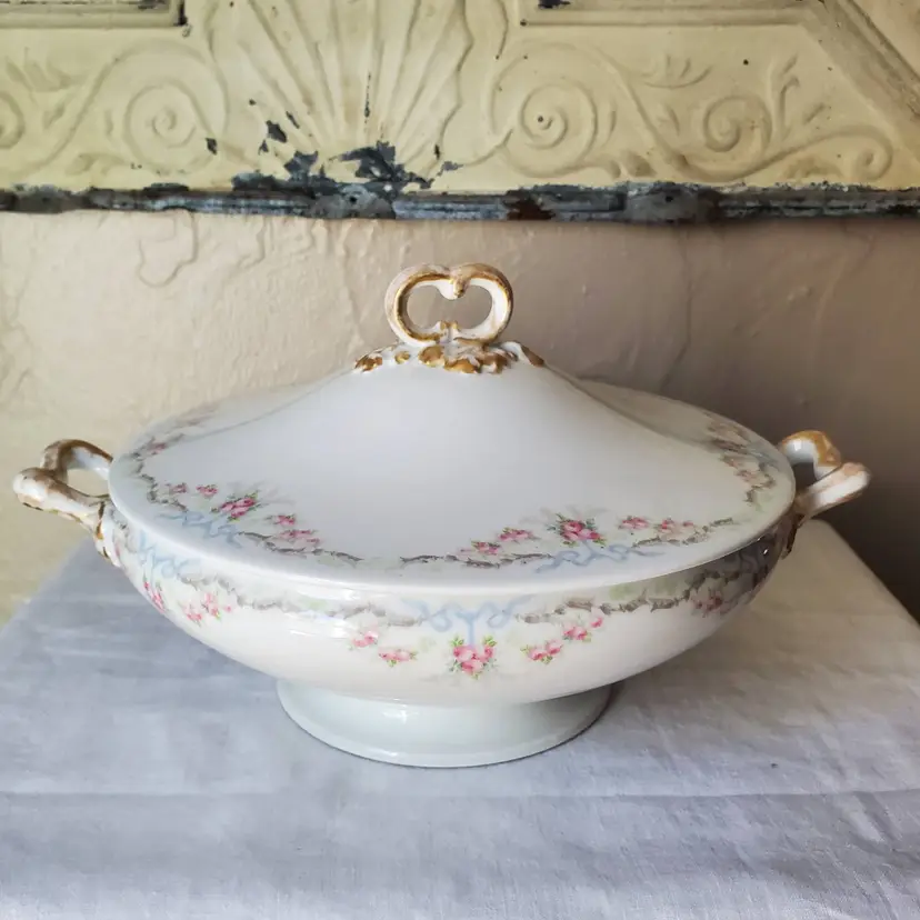Wm Guerin & Co Limoges France Oval Porcelain Lidded Tureen