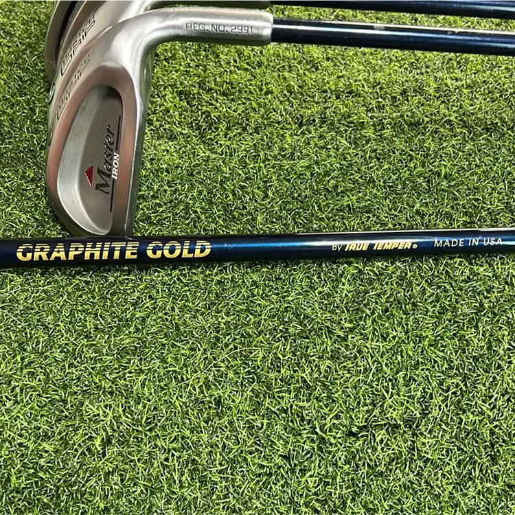 Master Grip Iron Set 3-Sw + 3os R Flex Graphite Shafts