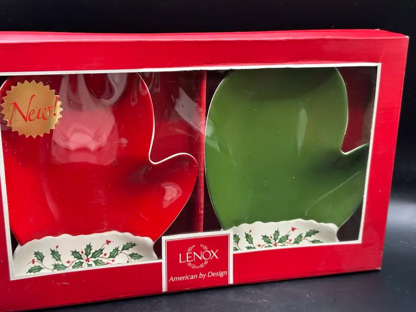 Lenox Holiday Mitten Party Plates Set Of 2 Red & Green, Christmas Candy Dishes
