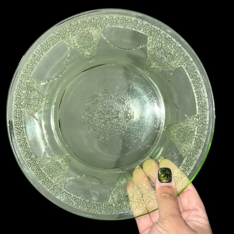 Uranium Green Georgian Lovebird Depression Glass Luncheon Plate