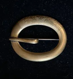 Victorian Gold Gilded Sash Pin Buckle Design Etched Acorn Oak Leaf