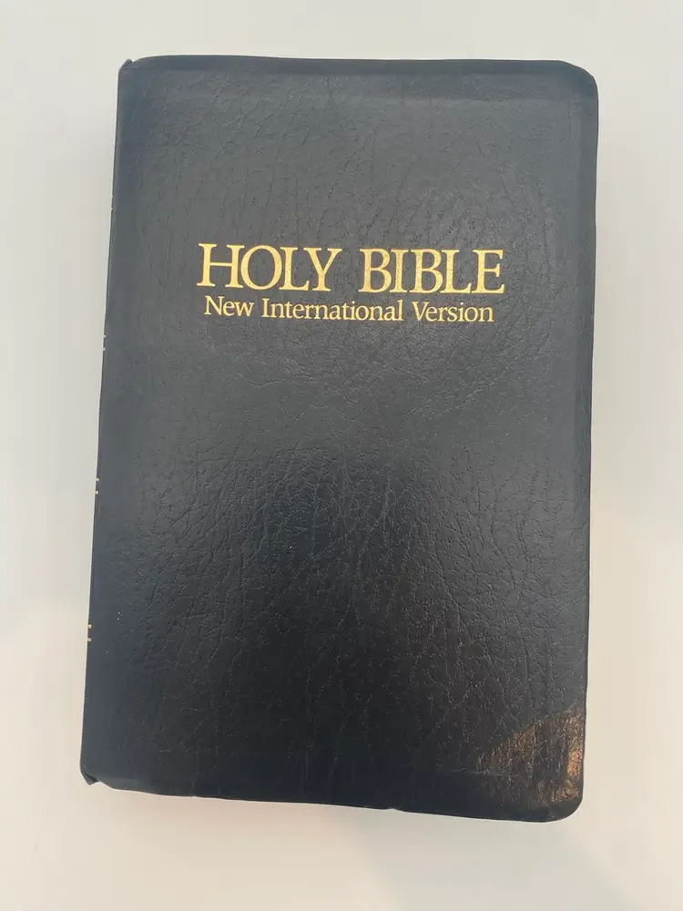 Holy Bible New International Version Black Leatherette - 1986 Zondervan