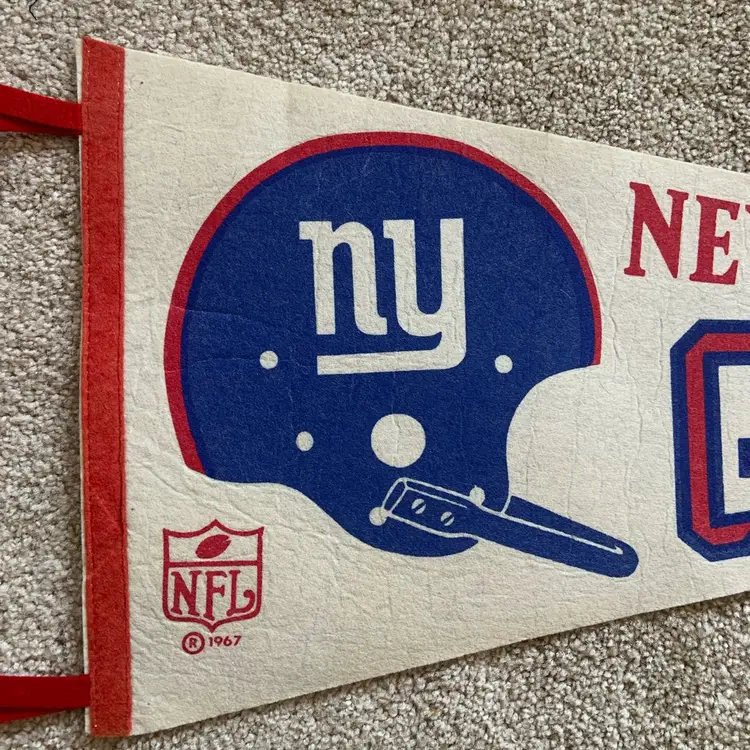 Vintage 1967 New York Giants 1 Bar Helmet Pennant