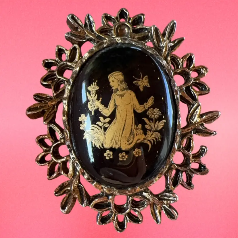 Vintage Black Glass Cameo Design Brooch